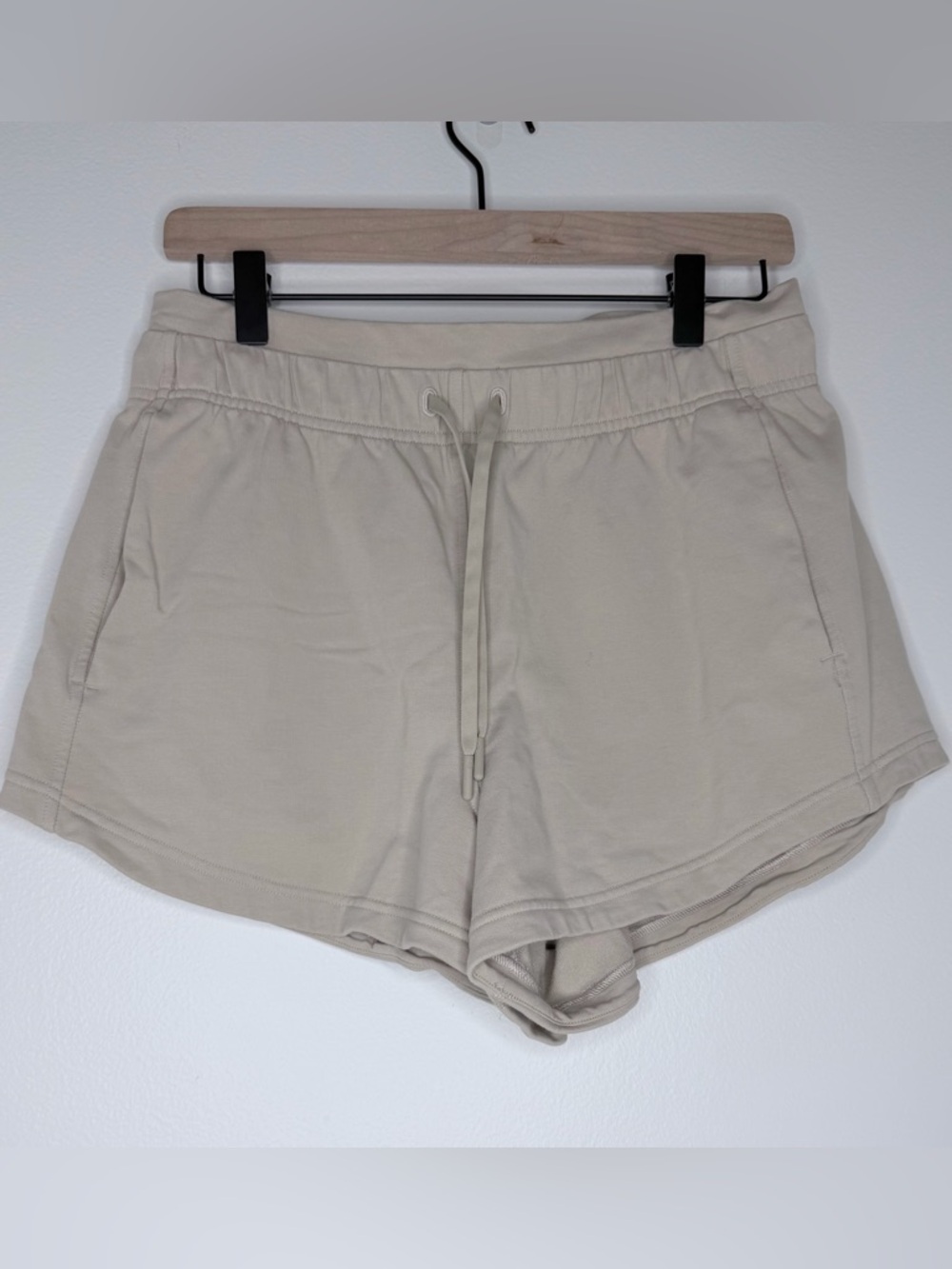 Lululemon Shorts Women’s 8 Inner Glow 3”Mojave Tan Run HR Up Yoga Gym Cotton